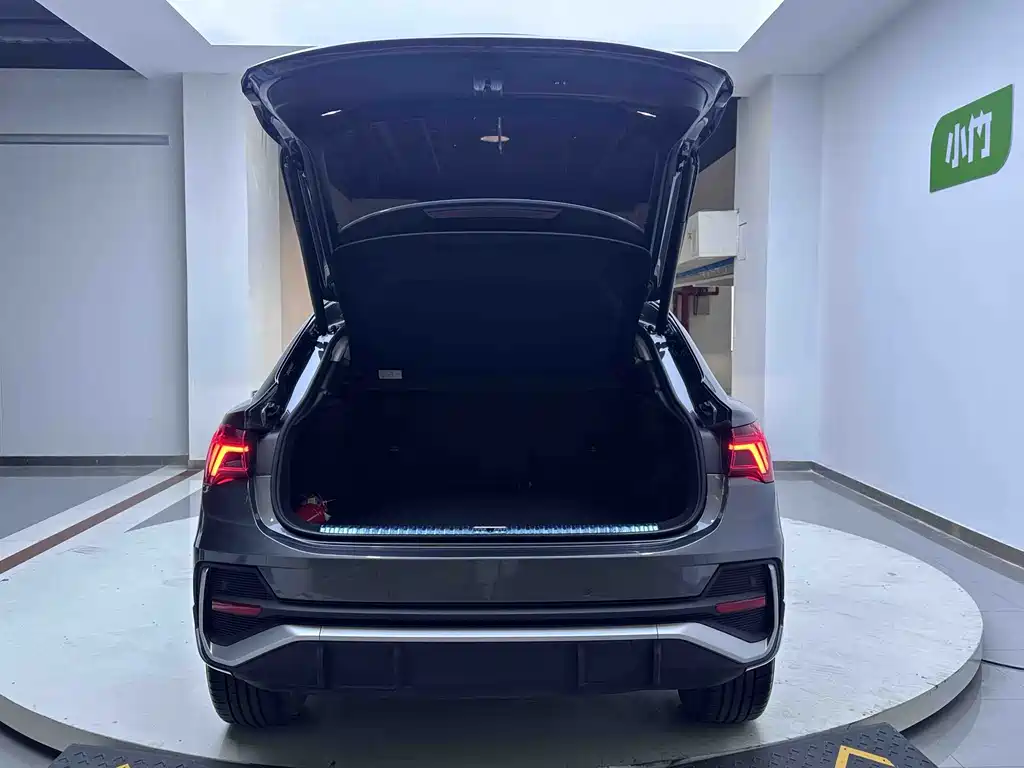 Audi Q3 Sportback — фото 17
