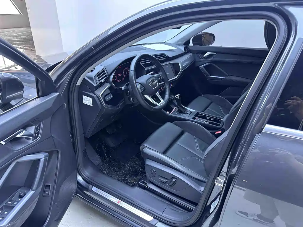 Audi Q3 Sportback — фото 9