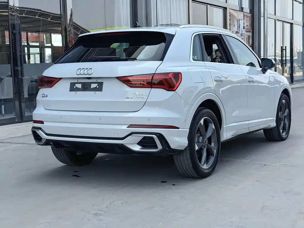 Audi Q3 — фото 6