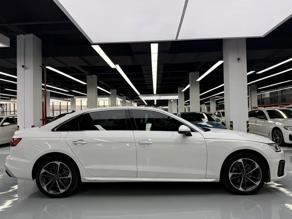 Audi A4L — фото 4