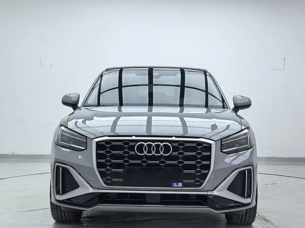 Audi Q2L — фото 2