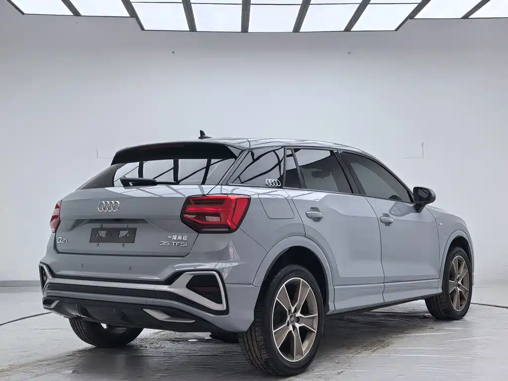 Audi Q2L — фото 4