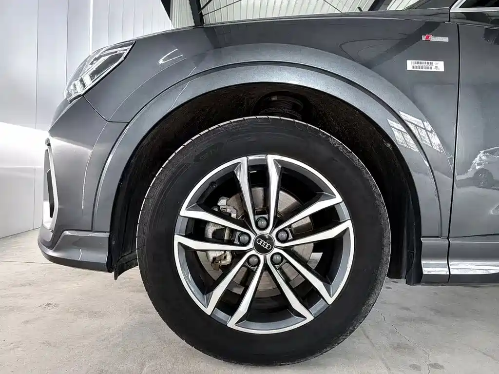 Audi Q3 — фото 9