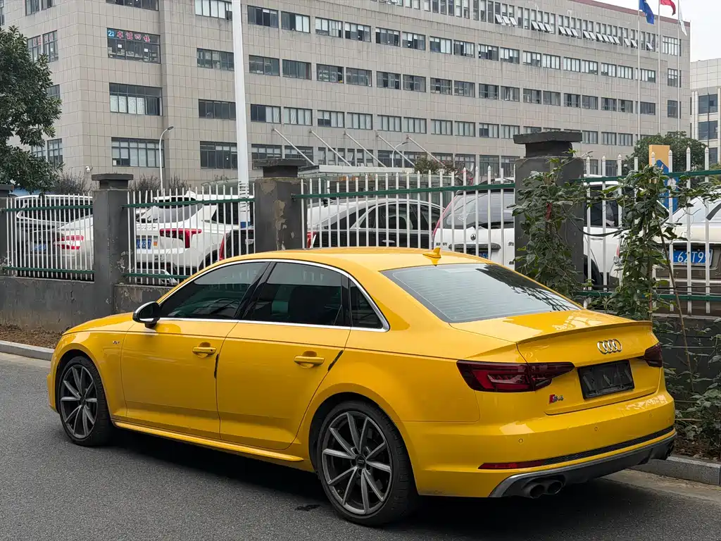Audi S4 — фото 4