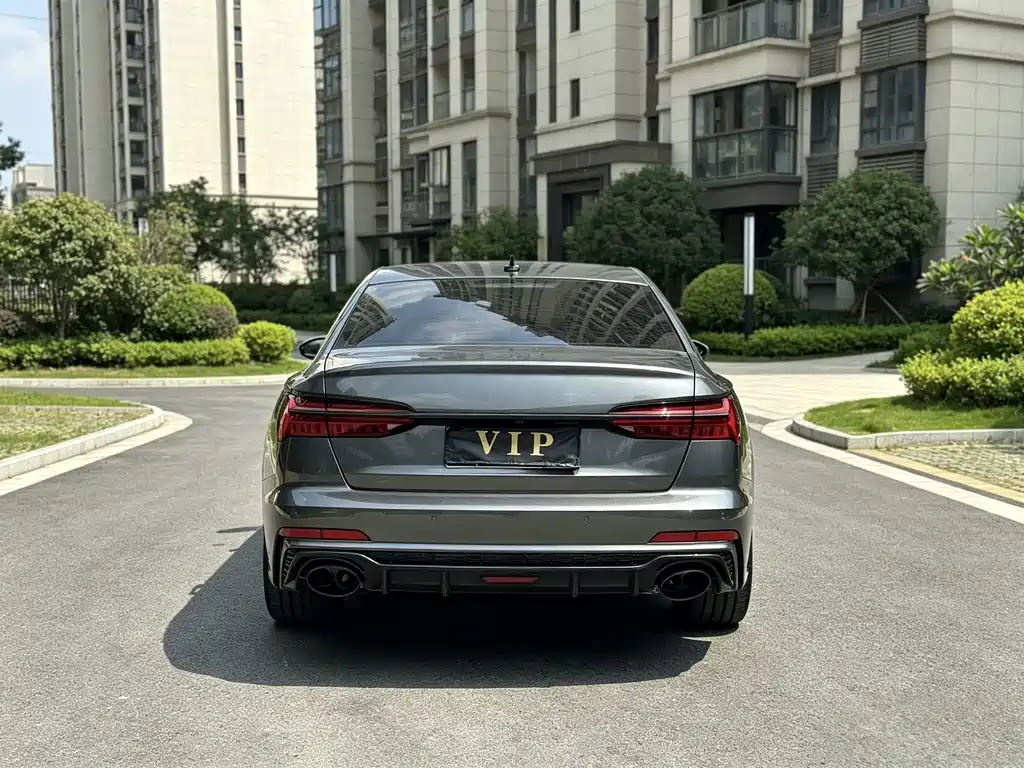 Audi A6L — фото 8