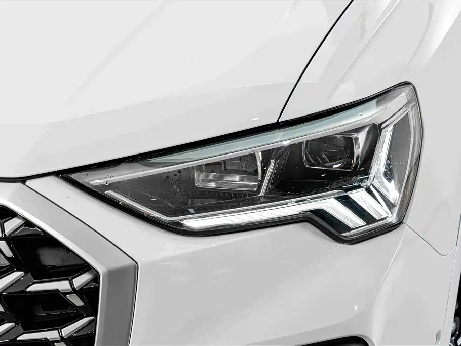 Audi Q3 — фото 4