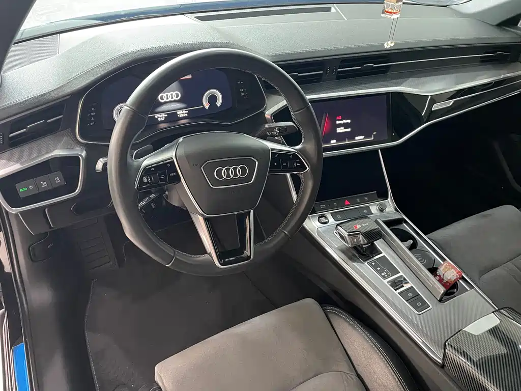 Audi A6L — фото 7