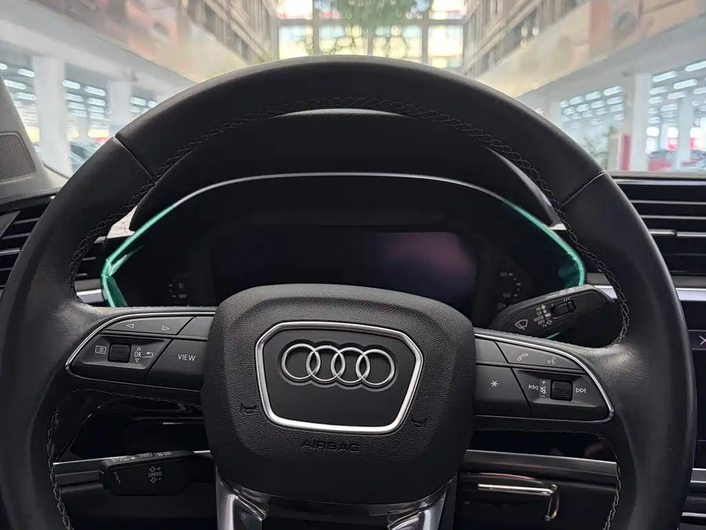Audi Q3 — фото 14