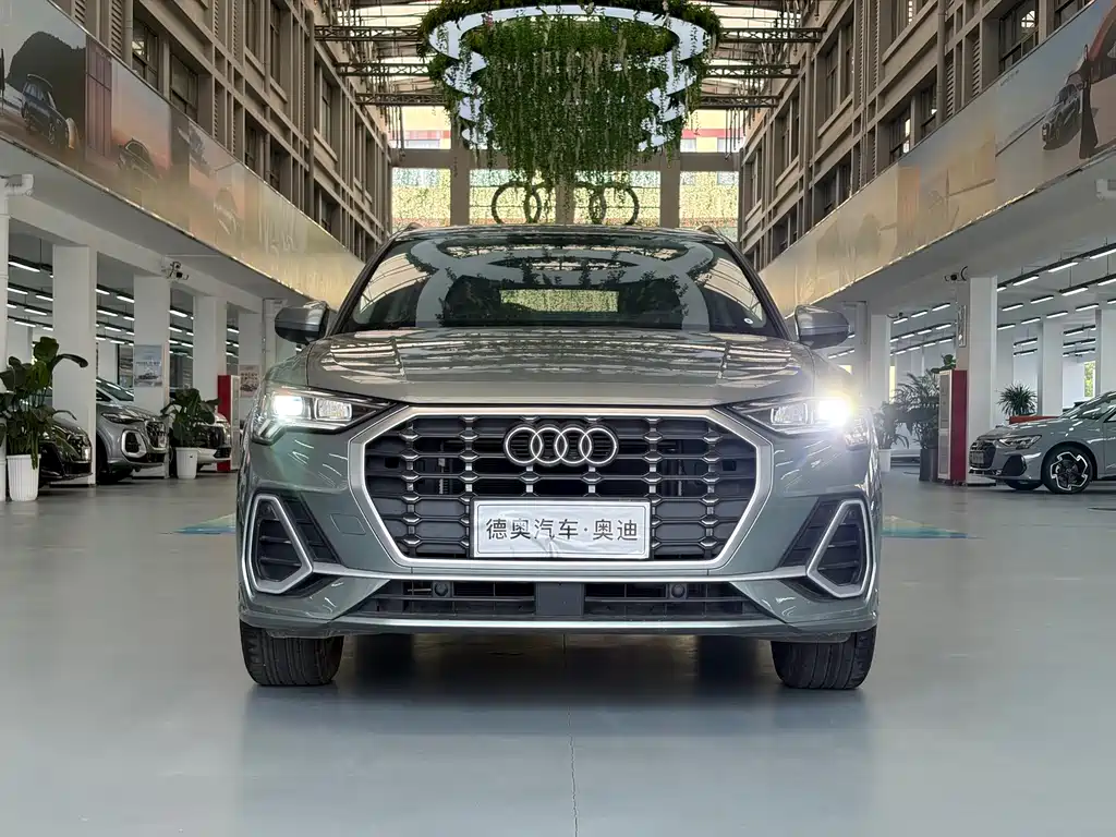 Audi Q3 — фото 4