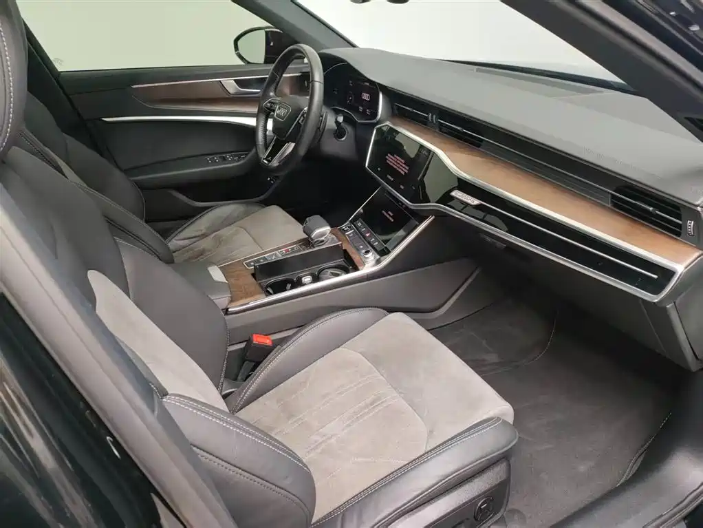 Audi A6L New Energy — фото 19