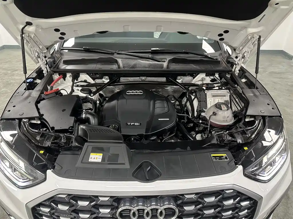 Audi Q5L Sportback — фото 17