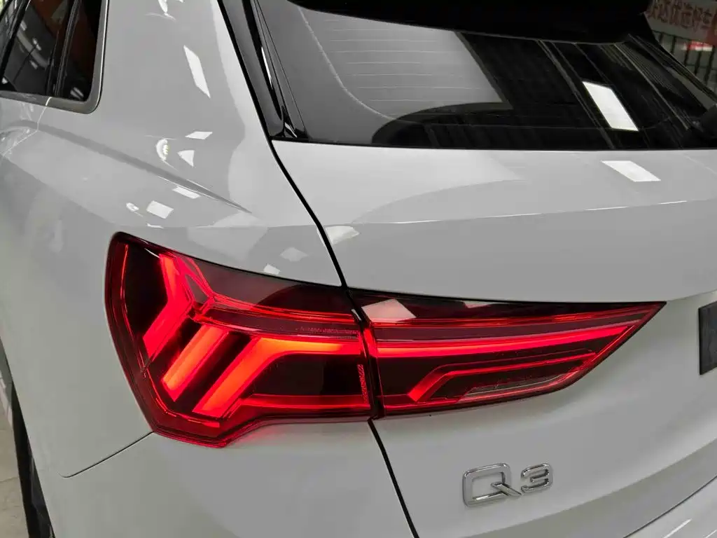 Audi Q3 — фото 24