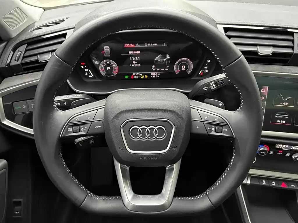 Audi Q3 — фото 8