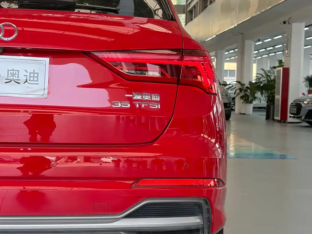 Audi Q3 — фото 6