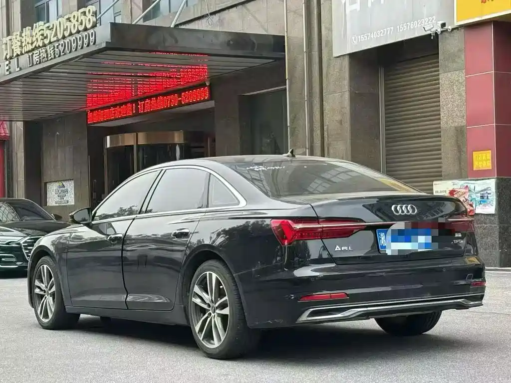 Audi A6L — фото 9