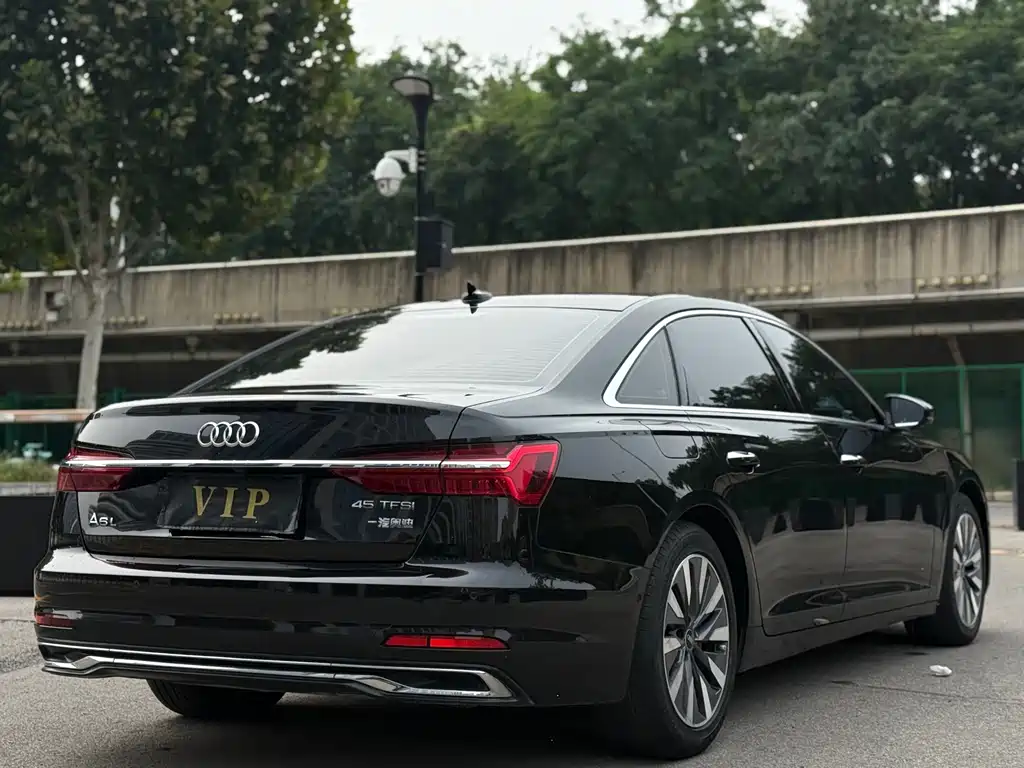 Audi A6L — фото 14