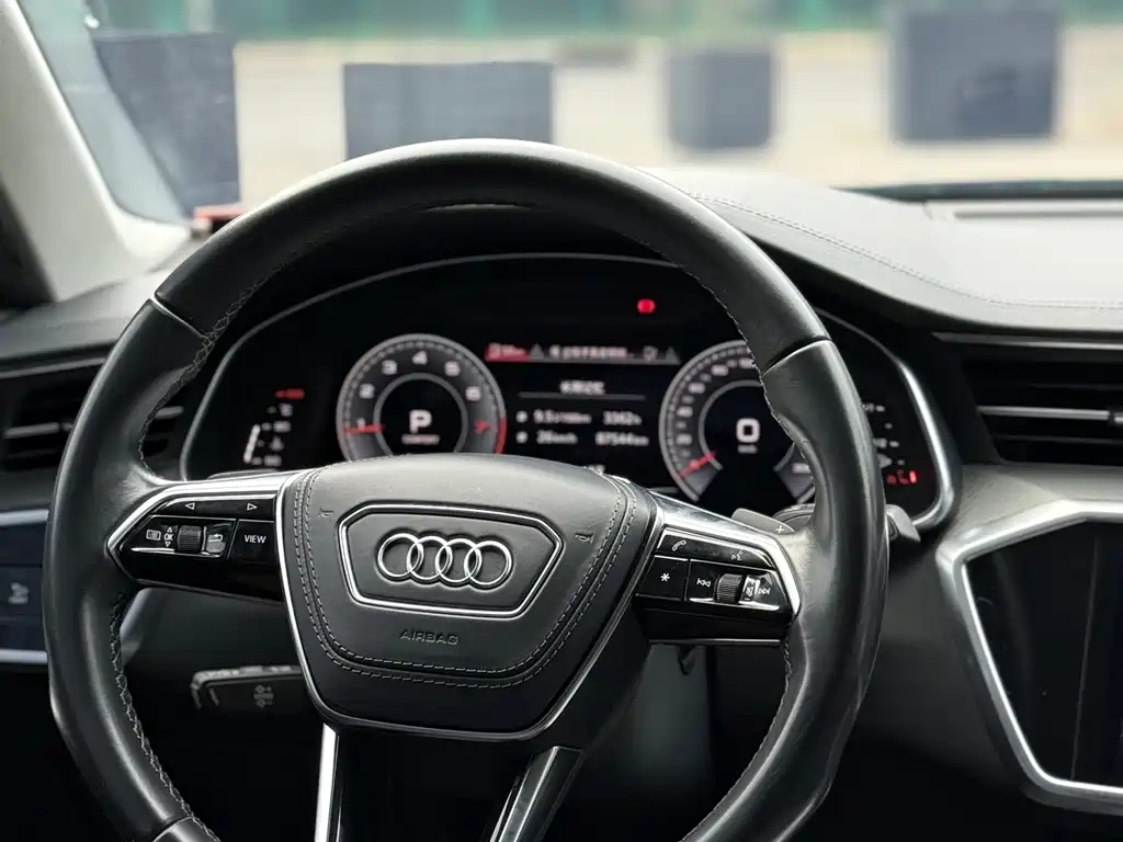Audi A6L — фото 9