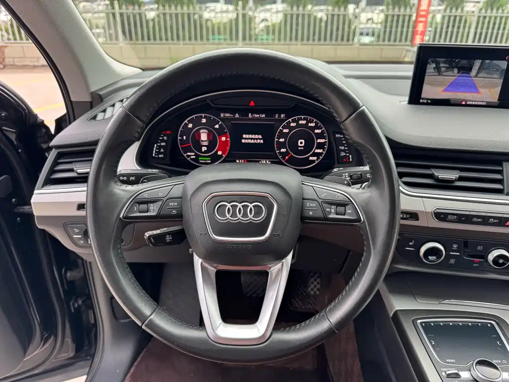 Audi Q7 — фото 6