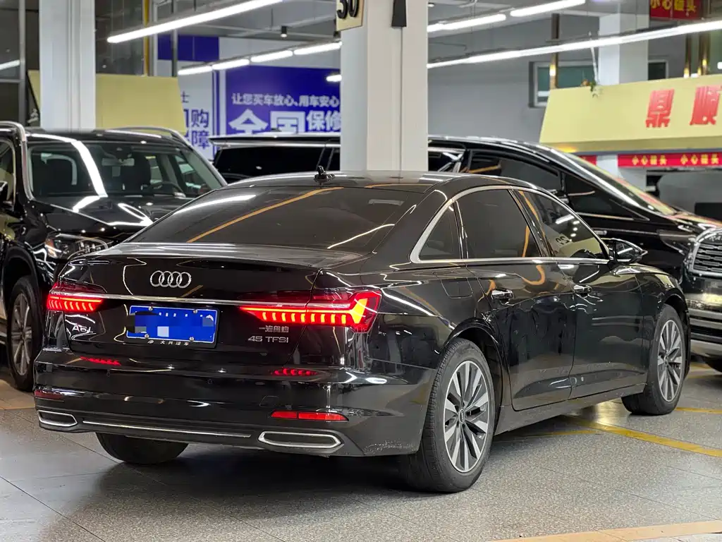 Audi A6L — фото 6