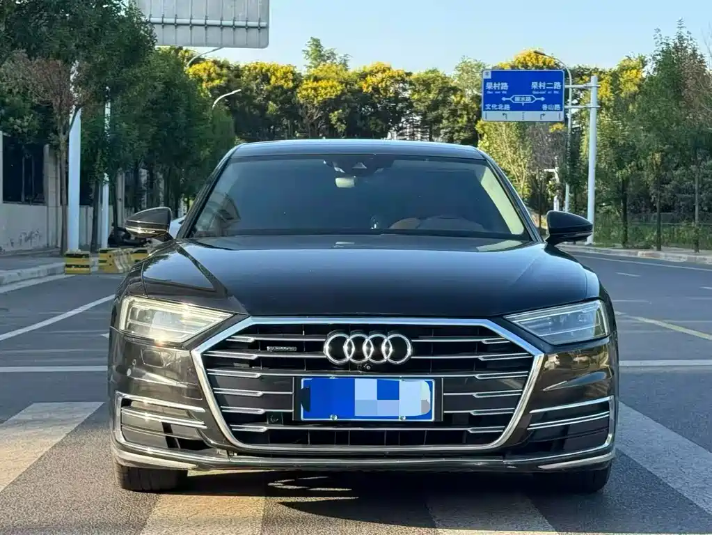 Audi A8 — фото 3