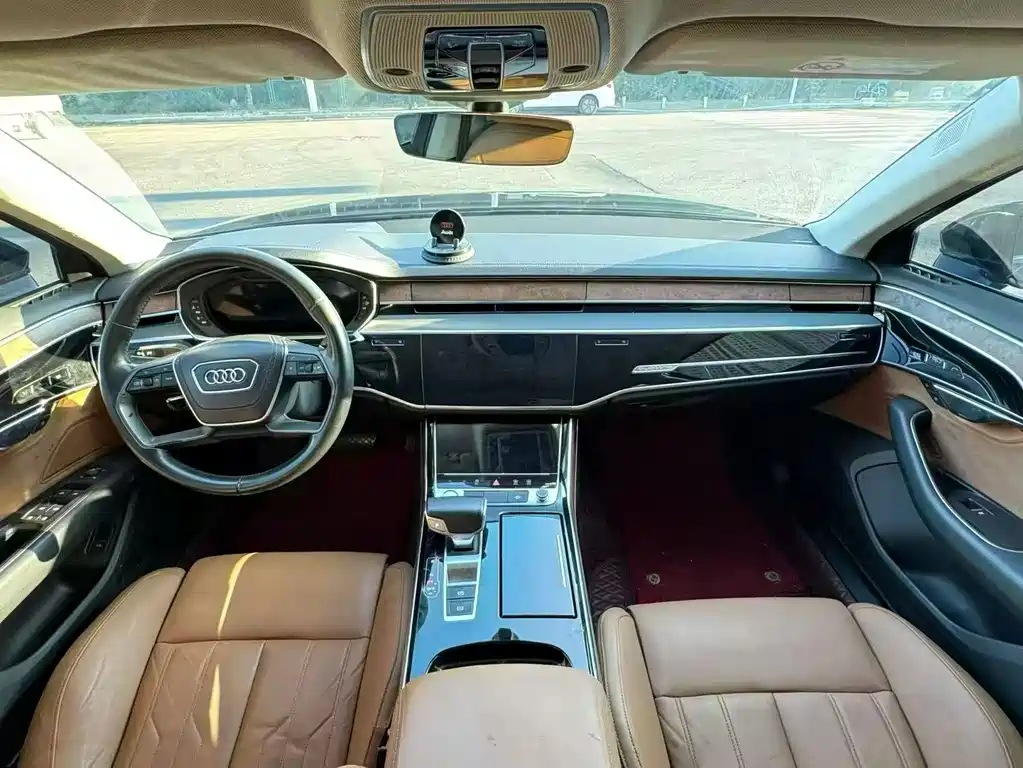 Audi A8 — фото 6