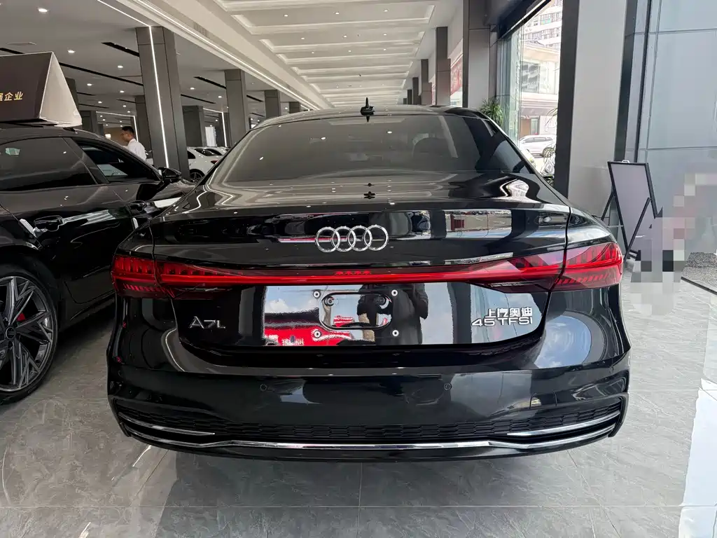 Audi A7L — фото 9