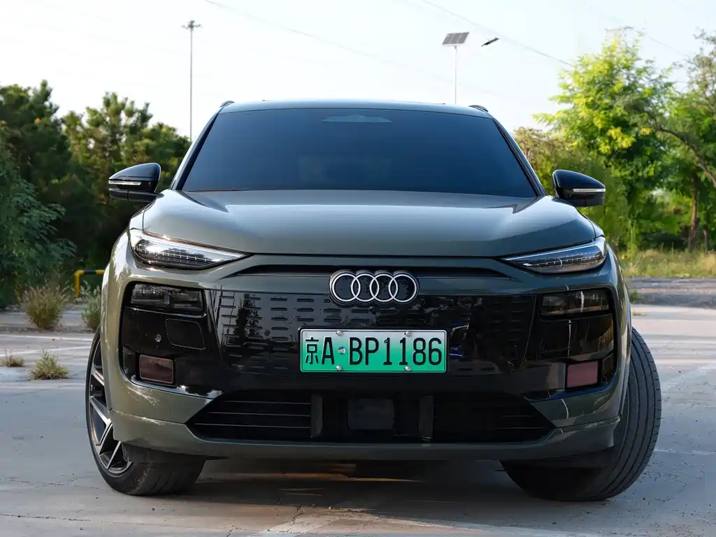 Audi Q6L e-tron — фото 2