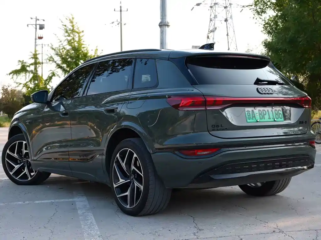 Audi Q6L e-tron — фото 11