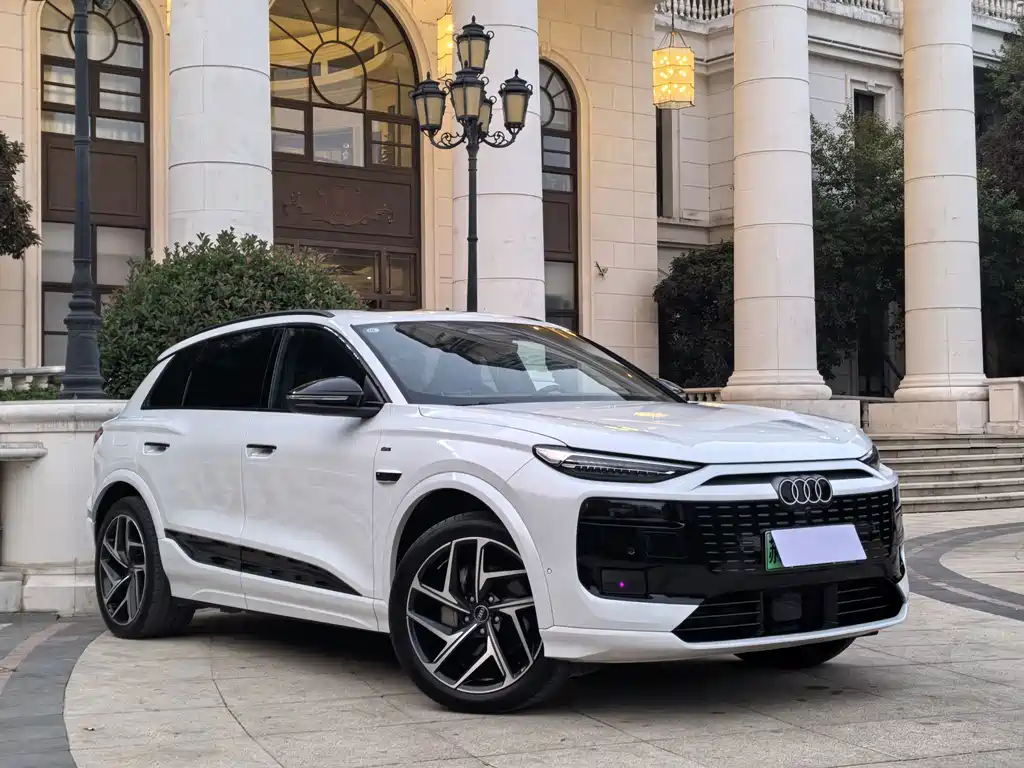 Audi Q6L e-tron — фото 3