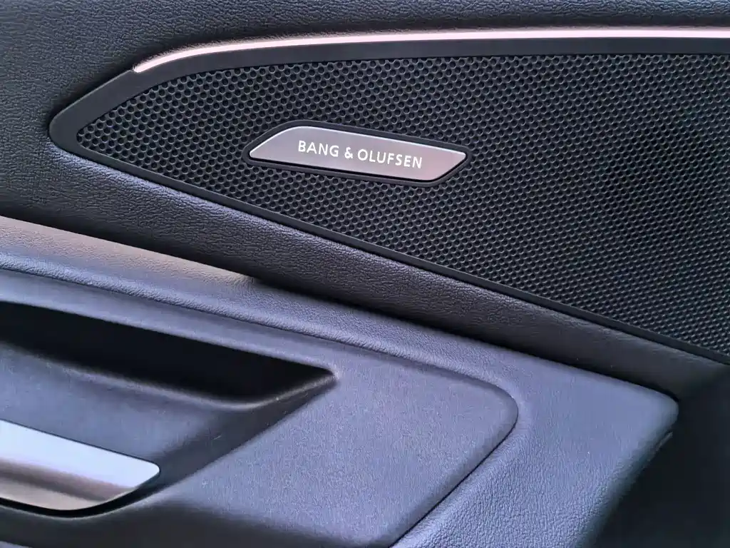 Audi Q6L e-tron — фото 6