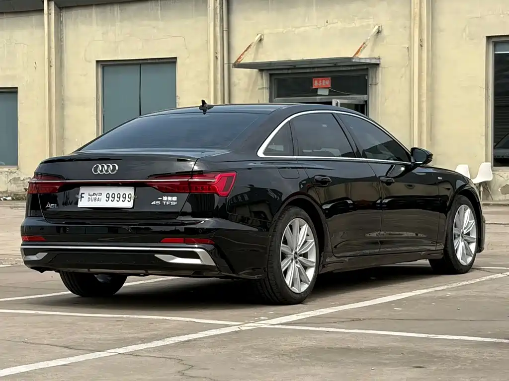 Audi A6L — фото 10