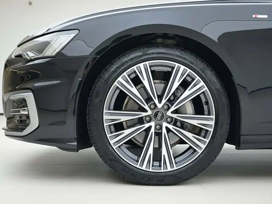Audi A6L — фото 14