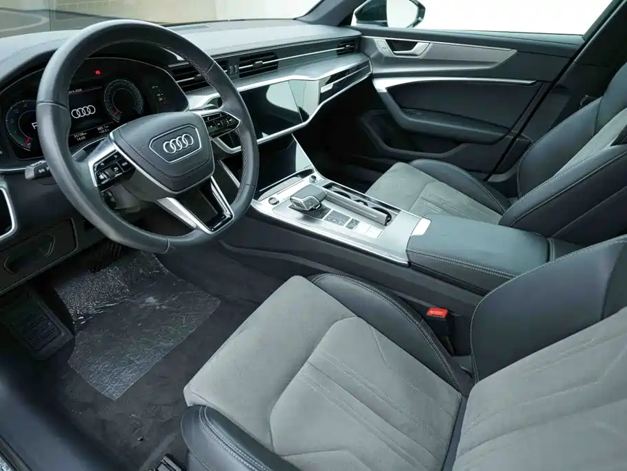 Audi A6L — фото 9