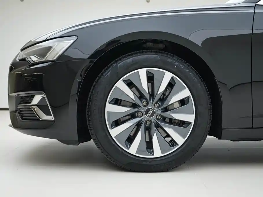 Audi A6L — фото 14