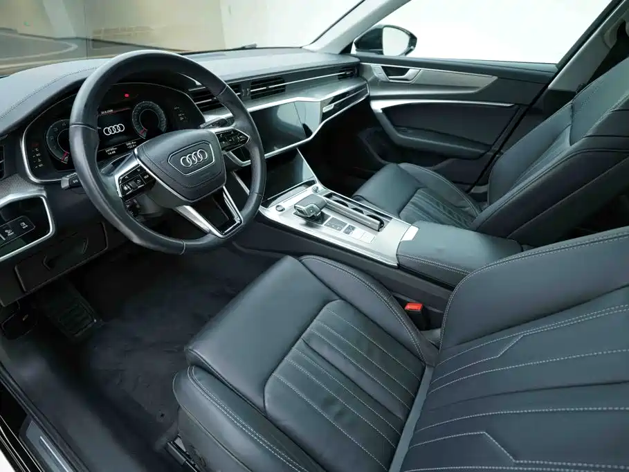 Audi A6L — фото 9