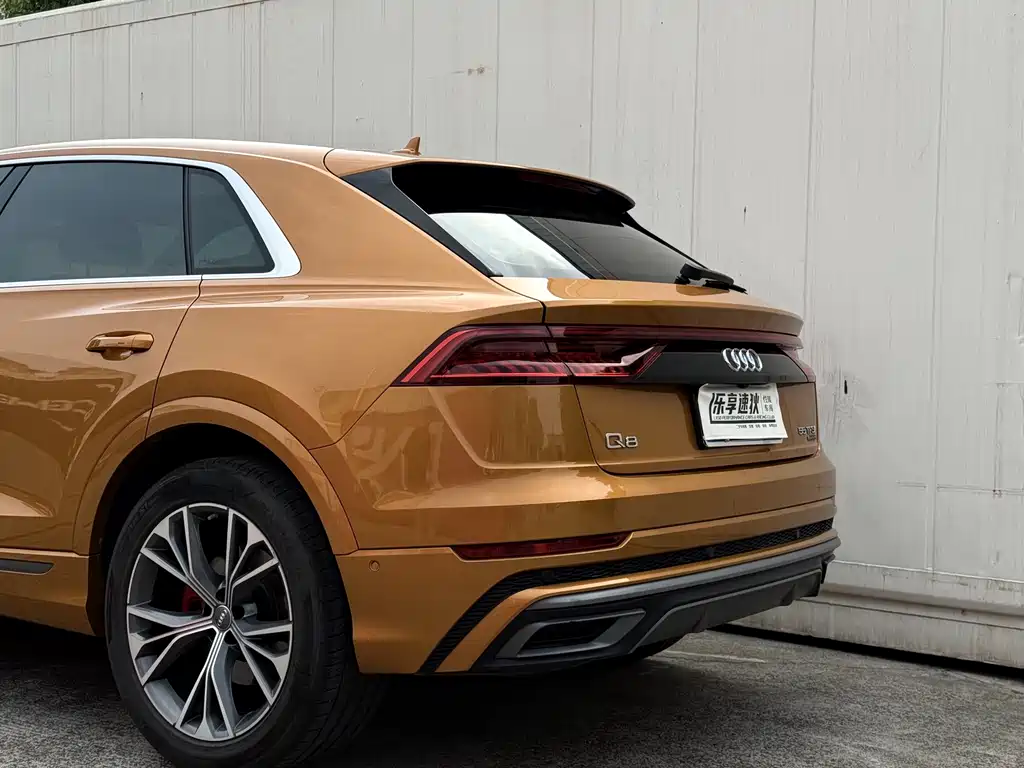 Audi Q8 — фото 7