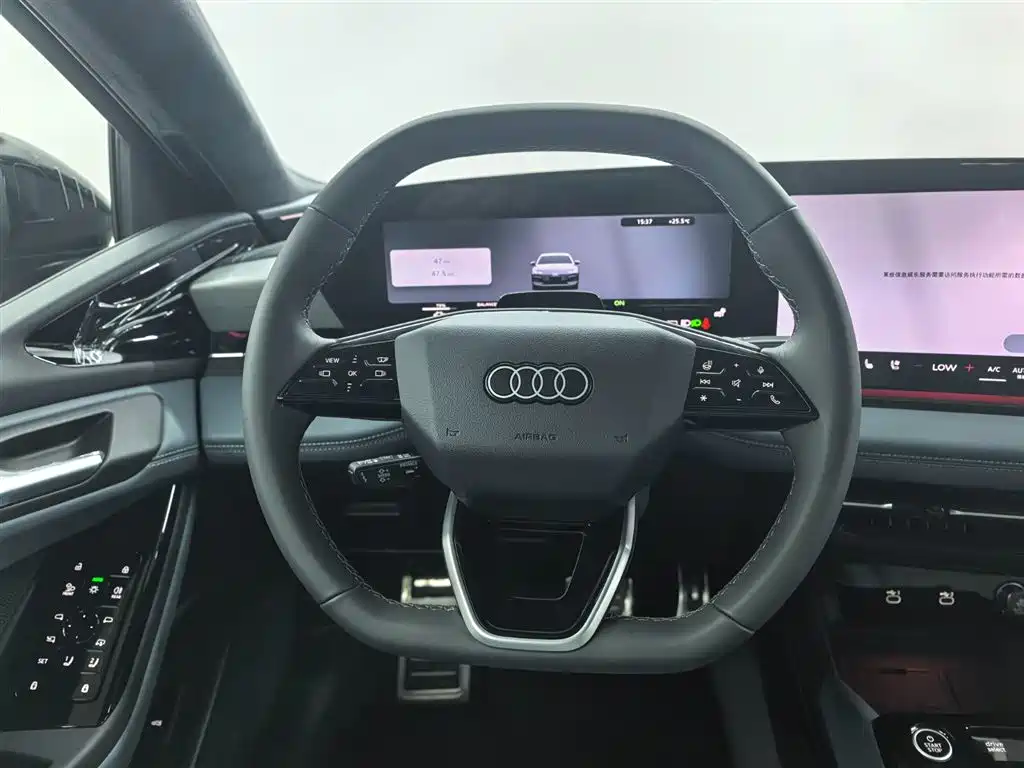 Audi A6L e-tron — фото 11