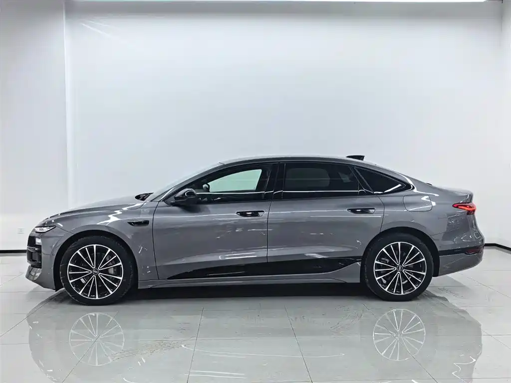 Audi A6L e-tron — фото 3