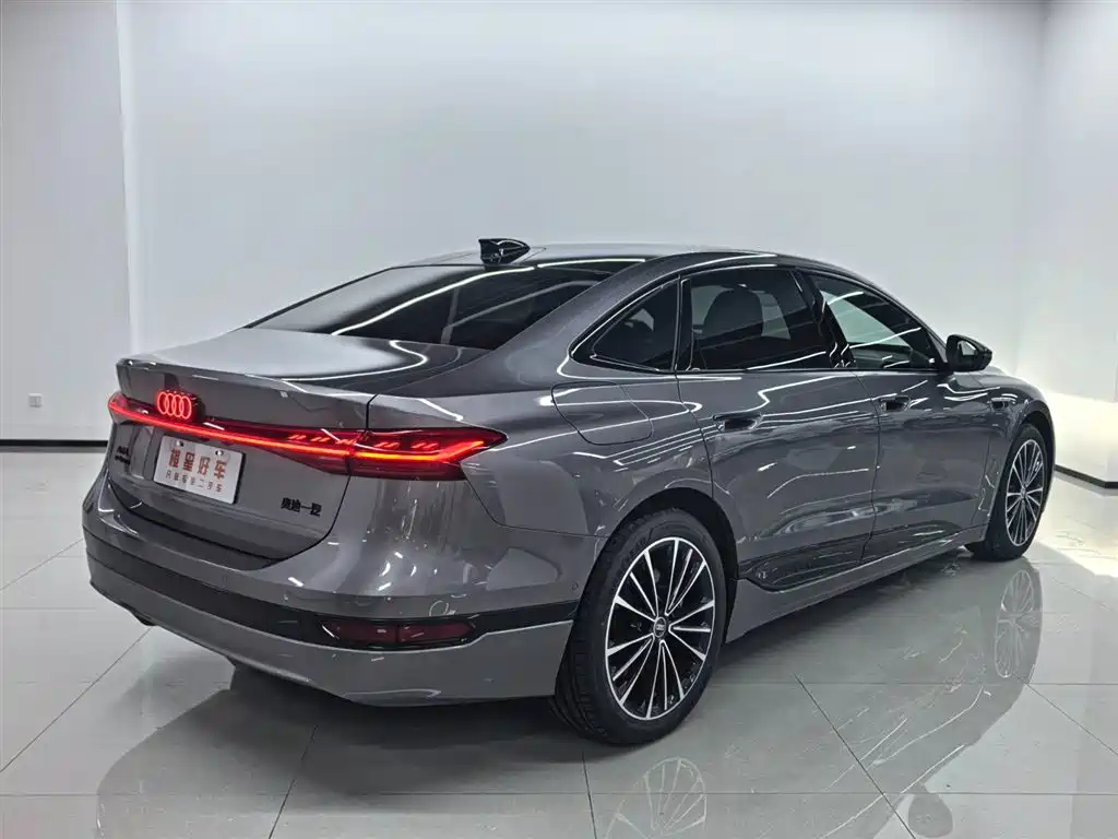 Audi A6L e-tron — фото 5