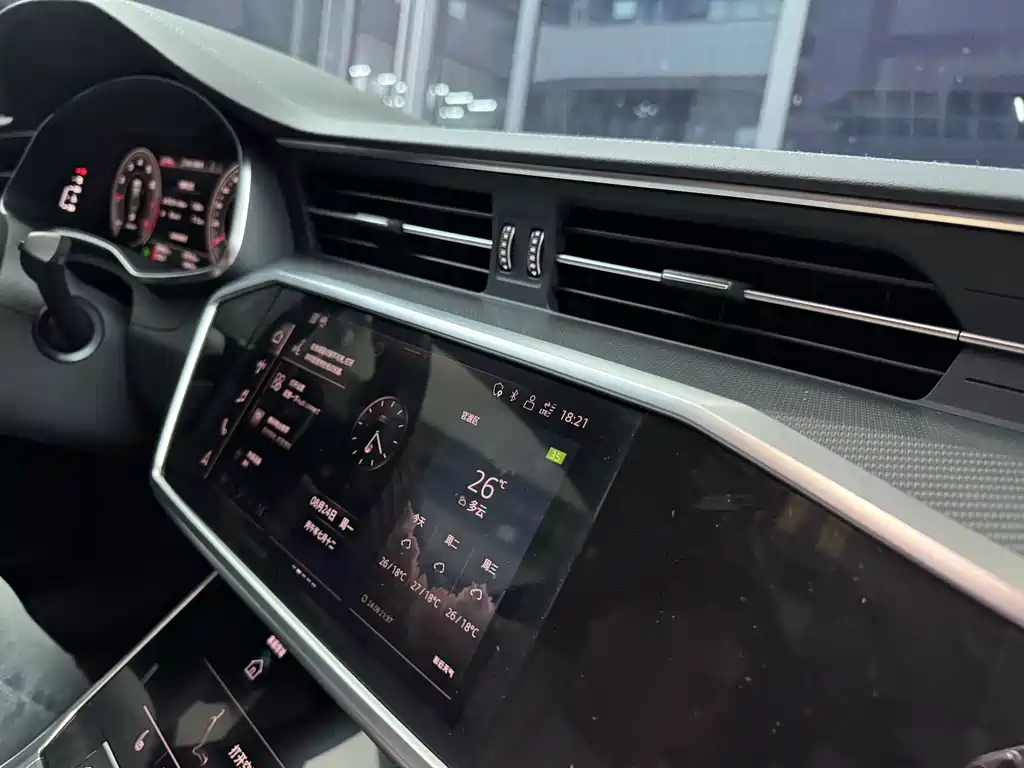 Audi A7L — фото 42