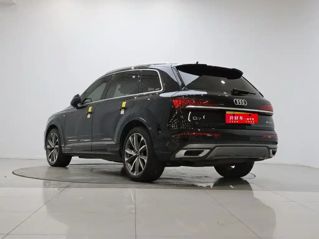 Audi Q7 — фото 6