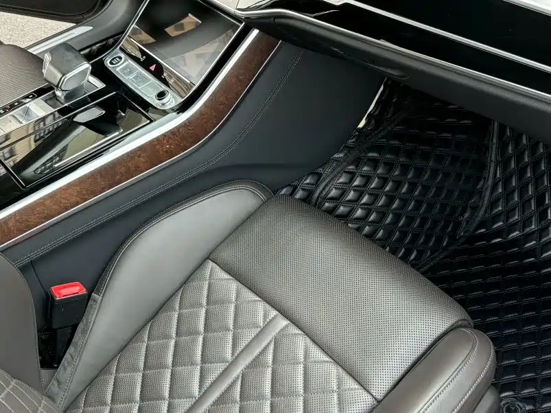 Audi A8 — фото 6