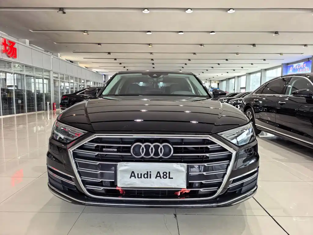 Audi A8 — фото 2