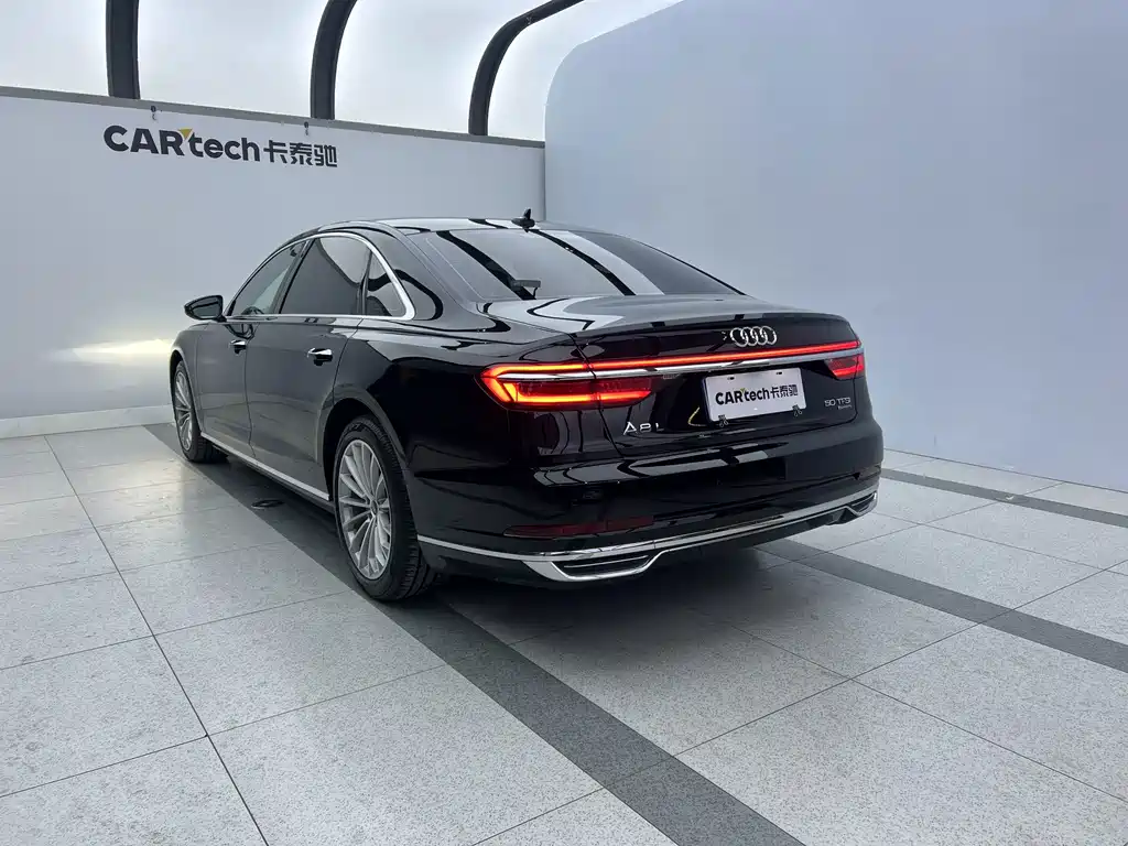 Audi A8 — фото 4