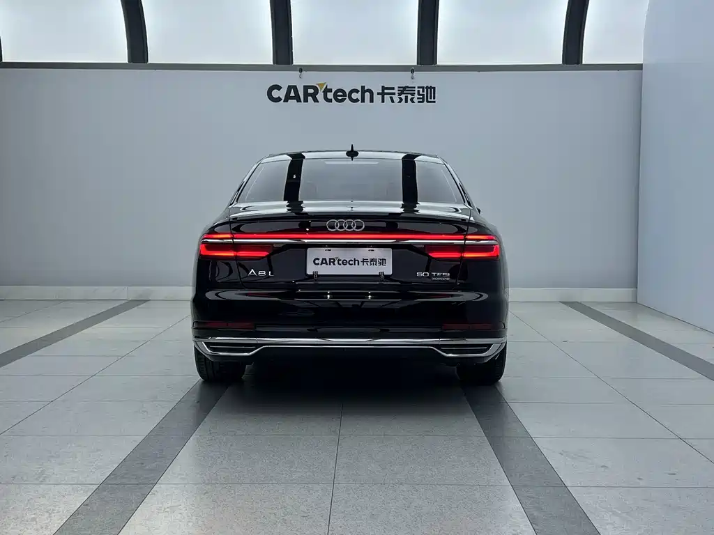 Audi A8 — фото 5