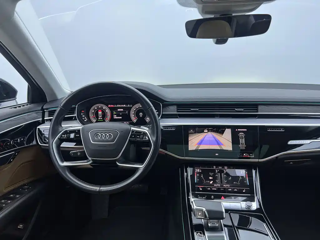 Audi A8 — фото 9