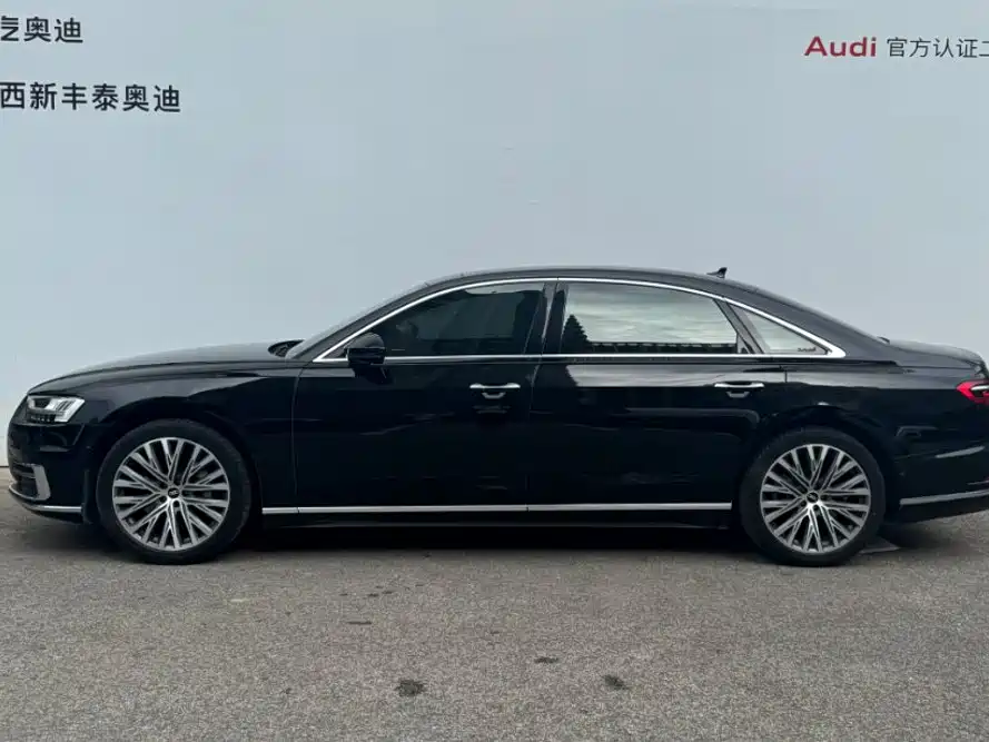Audi A8 — фото 2