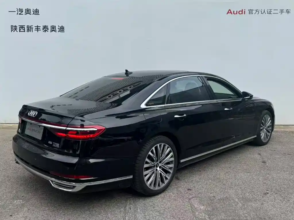 Audi A8 — фото 4