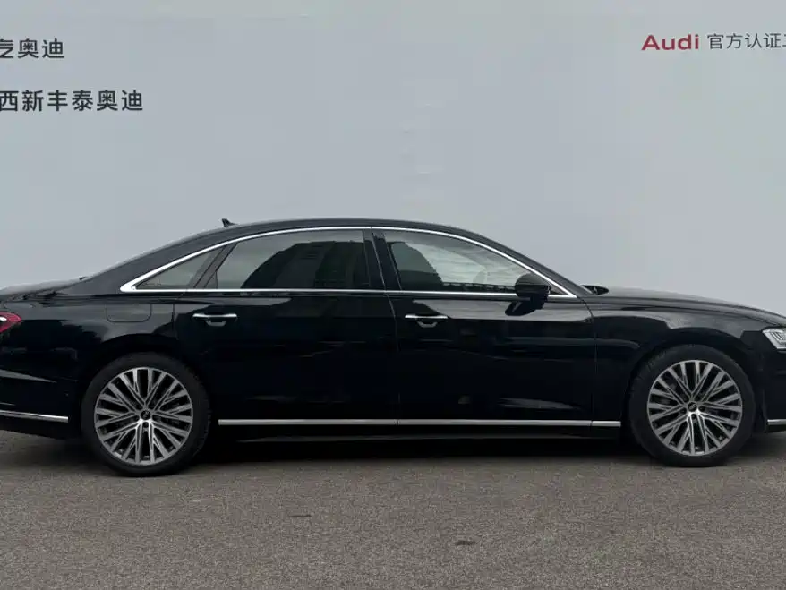 Audi A8 — фото 6