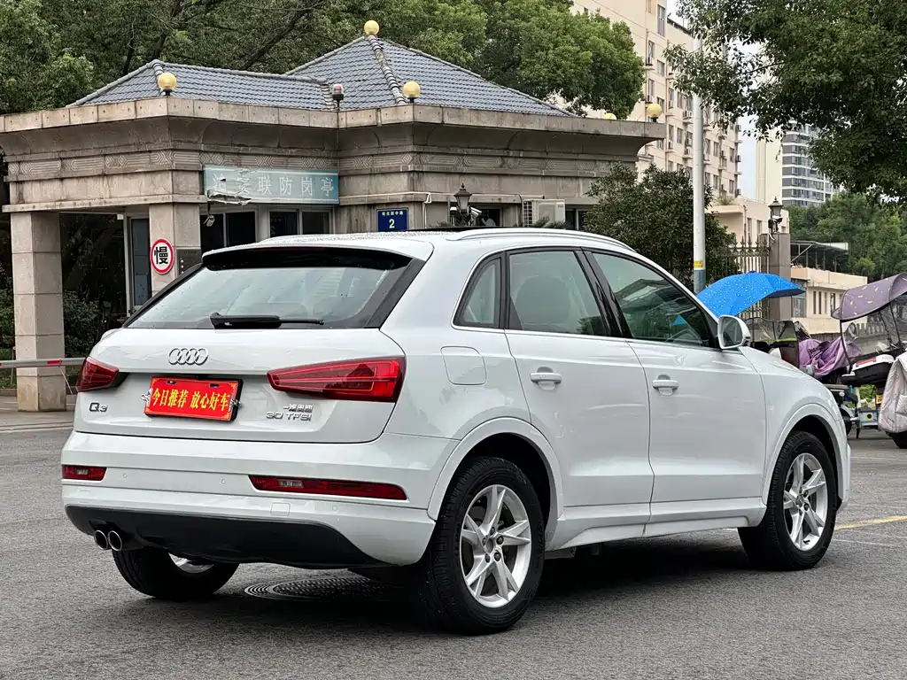 Audi Q3 — фото 7